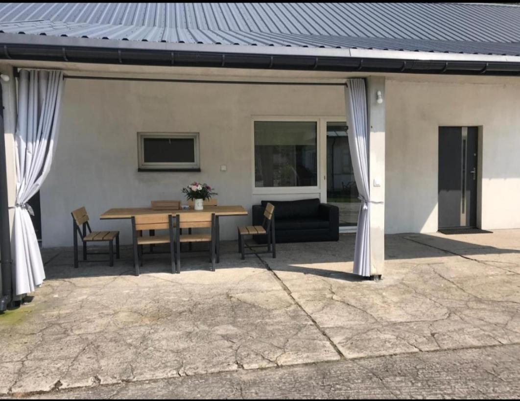 Villa Letnia Oaza "Forsycja" à Sobienie Jeziory Extérieur photo