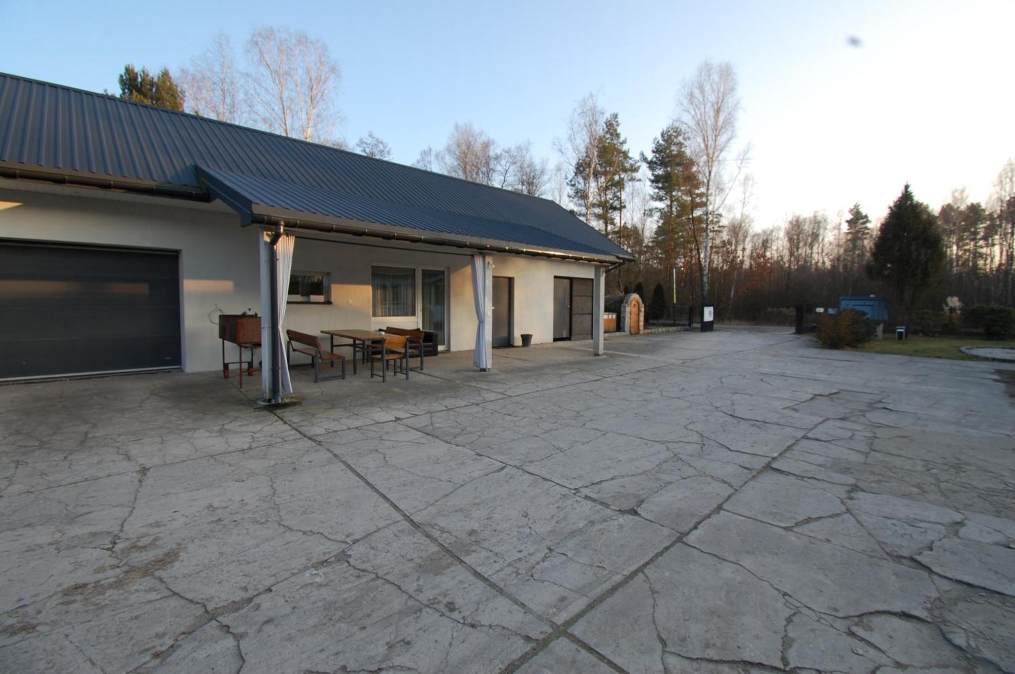 Villa Letnia Oaza "Forsycja" à Sobienie Jeziory Extérieur photo